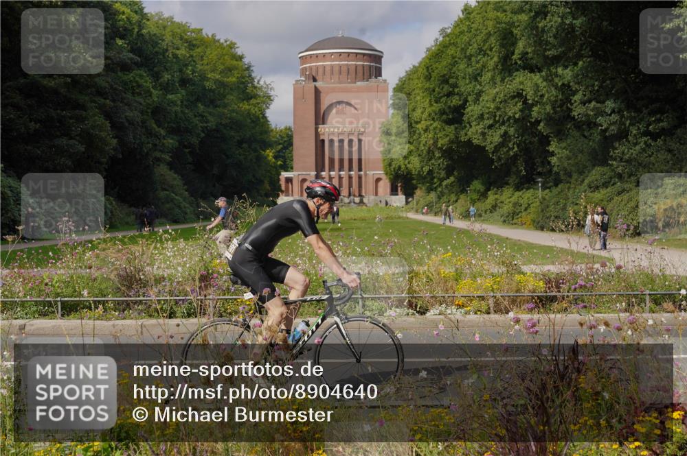 14.09.2025 - Stadtparktriathlon Michael Burmester http://msf.ph/oto/8904640 14.09.2025 11:36:40 Radfahren 916, 938, 973, 982, 989, 1018, 1077, 1101, 1112 meine-sportfotos.de