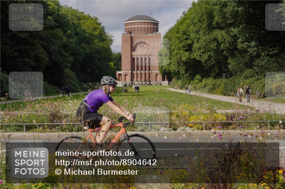 14.09.2025 - Stadtparktriathlon Michael Burmester http://msf.ph/oto/8904642 14.09.2025 11:36:44 Radfahren 916, 938, 973, 982, 989, 1018, 1077, 1083, 1101 meine-sportfotos.de