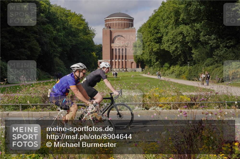14.09.2025 - Stadtparktriathlon Michael Burmester http://msf.ph/oto/8904644 14.09.2025 11:36:46 Radfahren 916, 938, 973, 982, 989, 1018, 1077, 1083 meine-sportfotos.de