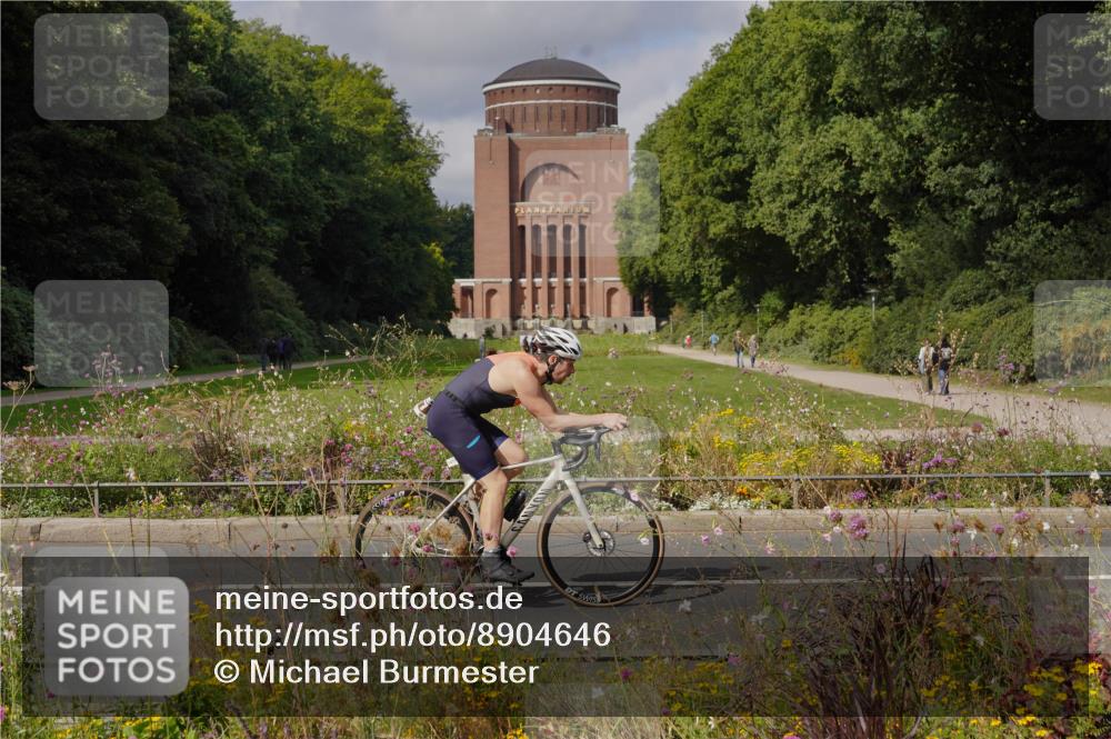 14.09.2025 - Stadtparktriathlon Michael Burmester http://msf.ph/oto/8904646 14.09.2025 11:36:49 Radfahren 916, 938, 973, 982, 1018, 1077, 1083 meine-sportfotos.de
