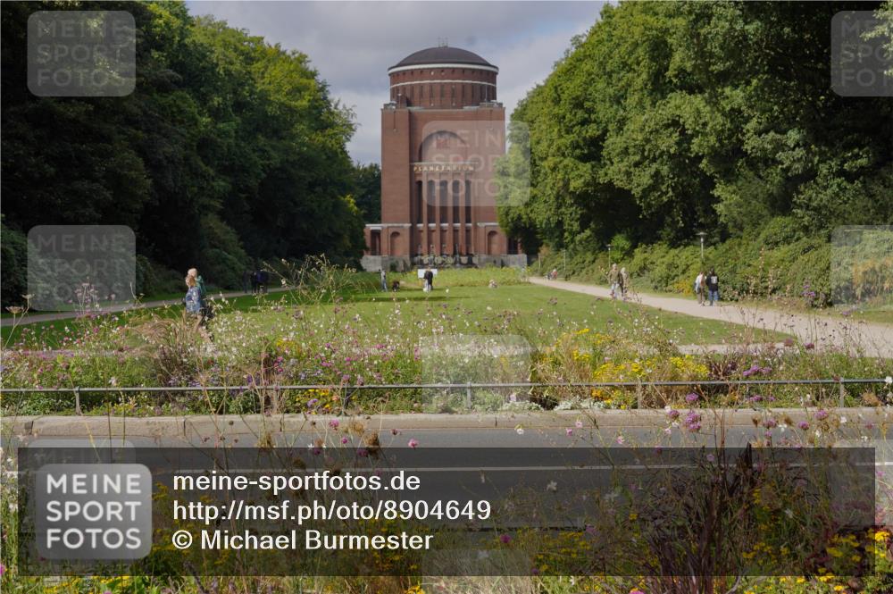 14.09.2025 - Stadtparktriathlon Michael Burmester http://msf.ph/oto/8904649 14.09.2025 11:37:01 Radfahren 854, 975, 1027, 1048 meine-sportfotos.de