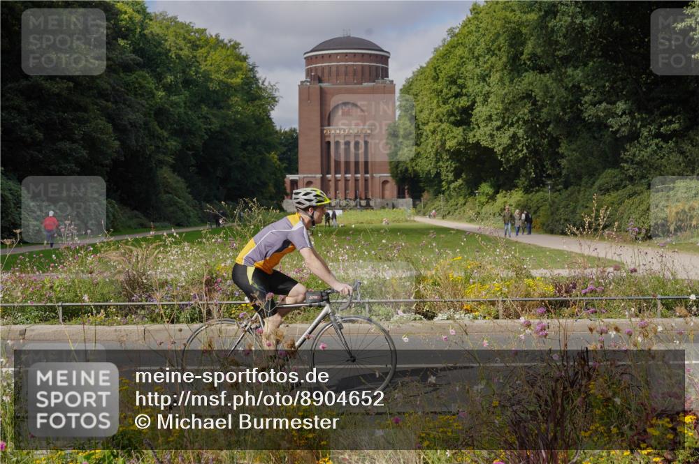 14.09.2025 - Stadtparktriathlon Michael Burmester http://msf.ph/oto/8904652 14.09.2025 11:37:10 Radfahren 975, 1027, 1048, 1051 meine-sportfotos.de
