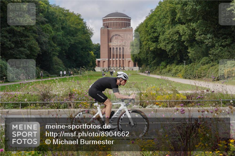 14.09.2025 - Stadtparktriathlon Michael Burmester http://msf.ph/oto/8904662 14.09.2025 11:37:54 Radfahren 963, 981, 984, 987, 1026, 1033, 1064 meine-sportfotos.de