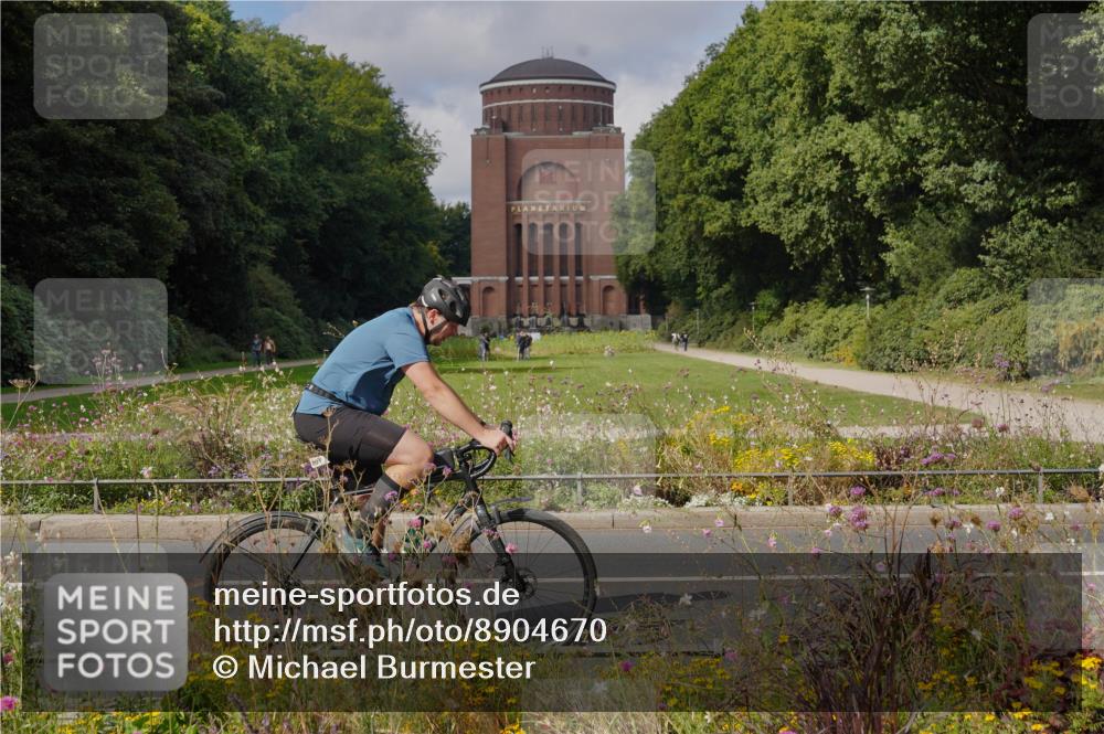 14.09.2025 - Stadtparktriathlon Michael Burmester http://msf.ph/oto/8904670 14.09.2025 11:38:15 Radfahren 891, 937, 1065 meine-sportfotos.de