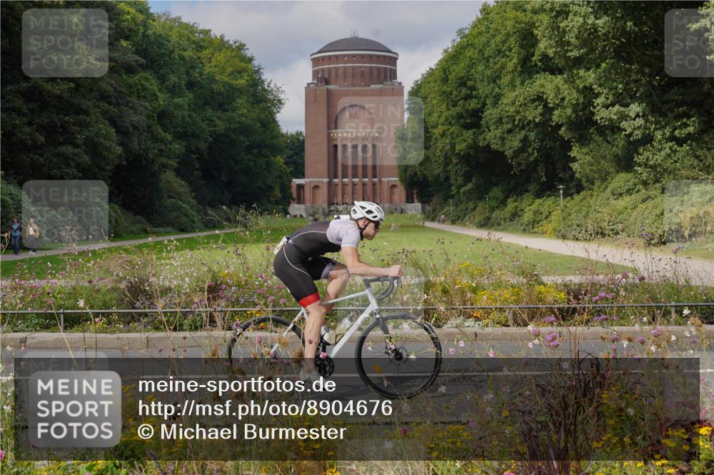 14.09.2025 - Stadtparktriathlon Michael Burmester http://msf.ph/oto/8904676 14.09.2025 11:38:48 Radfahren 855, 943, 1019, 1046, 1047 meine-sportfotos.de