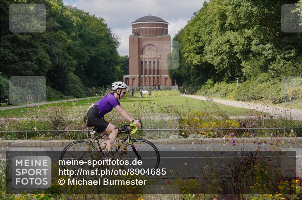 14.09.2025 - Stadtparktriathlon Michael Burmester http://msf.ph/oto/8904685 14.09.2025 11:39:11 Radfahren 949, 952, 1014, 1062, 1091 meine-sportfotos.de