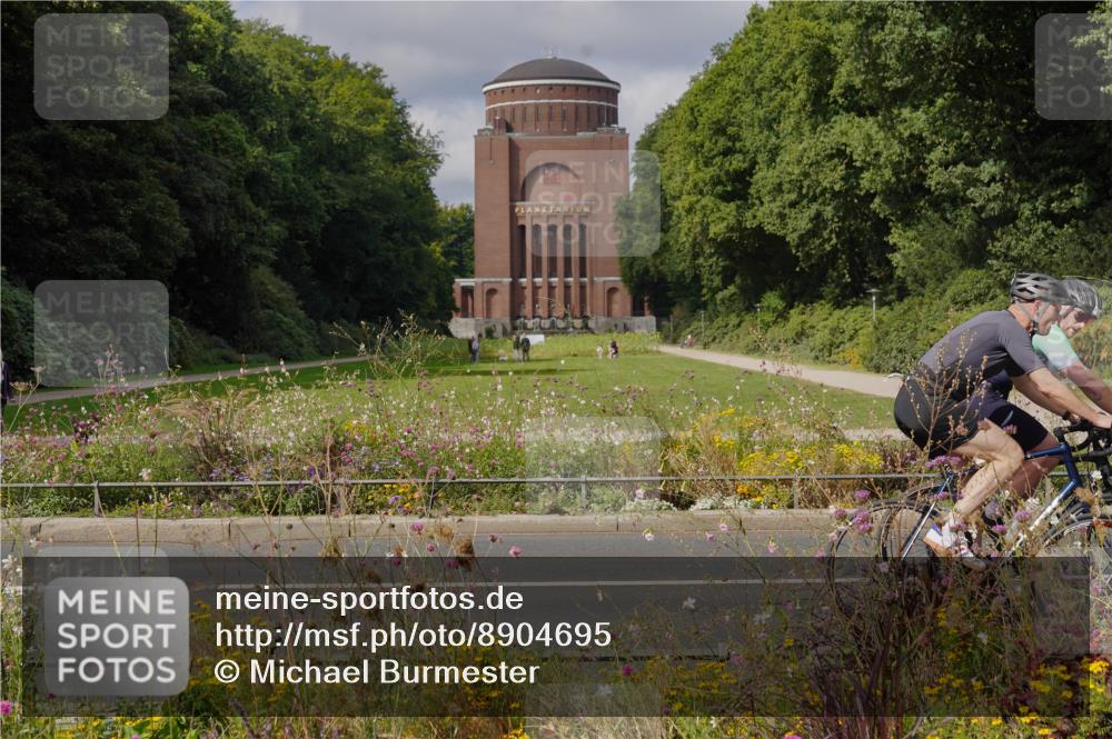 14.09.2025 - Stadtparktriathlon Michael Burmester http://msf.ph/oto/8904695 14.09.2025 11:39:34 Radfahren 940, 1031, 1073, 1088, 1110, 1120 meine-sportfotos.de
