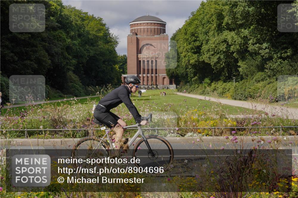 14.09.2025 - Stadtparktriathlon Michael Burmester http://msf.ph/oto/8904696 14.09.2025 11:39:38 Radfahren 1031, 1073, 1088, 1108, 1110, 1120 meine-sportfotos.de