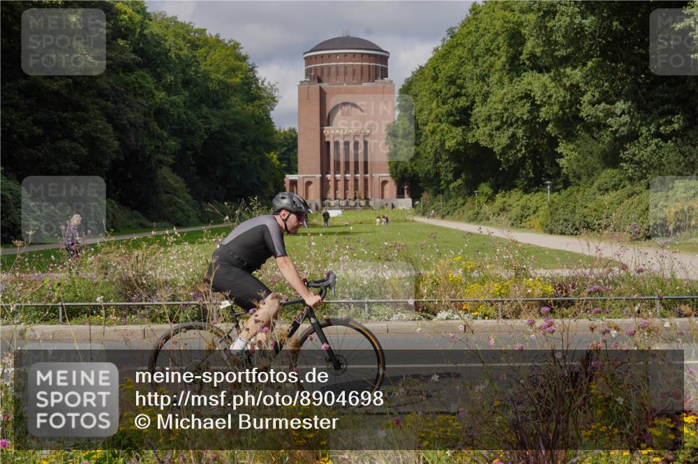 14.09.2025 - Stadtparktriathlon Michael Burmester http://msf.ph/oto/8904698 14.09.2025 11:39:45 Radfahren 964, 1063, 1095, 1108, 1120 meine-sportfotos.de