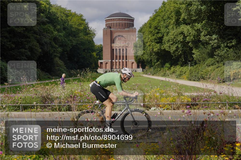 14.09.2025 - Stadtparktriathlon Michael Burmester http://msf.ph/oto/8904699 14.09.2025 11:39:48 Radfahren 929, 957, 964, 1063, 1067, 1095, 1108 meine-sportfotos.de