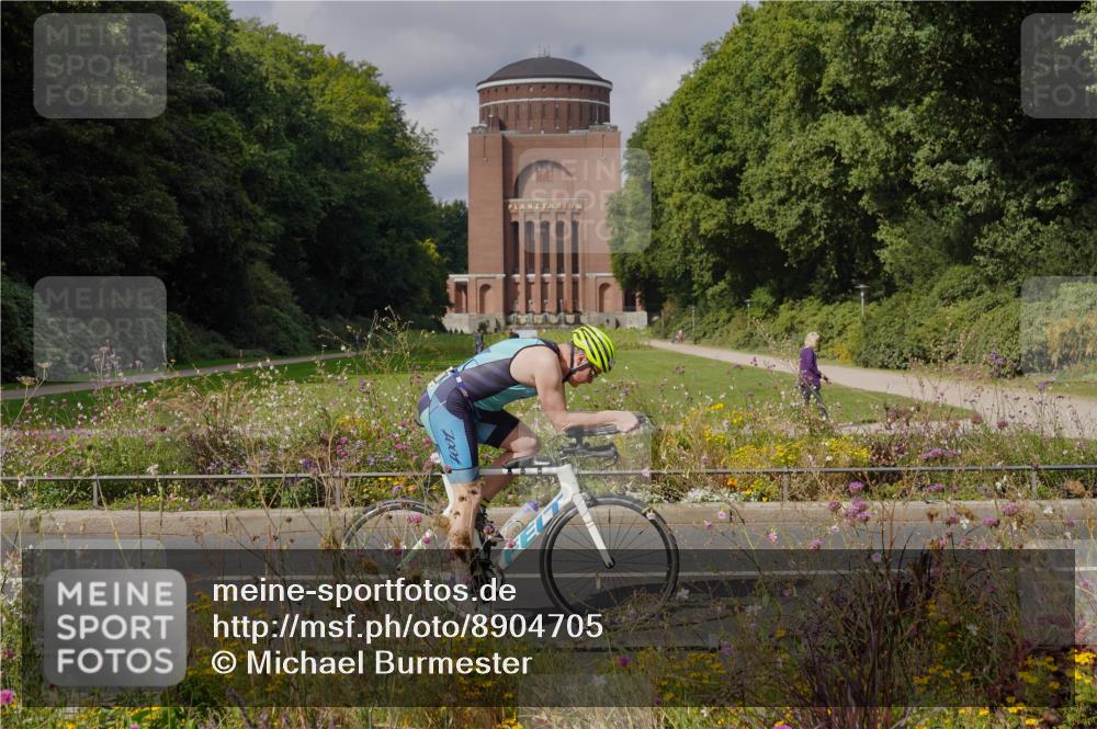 14.09.2025 - Stadtparktriathlon Michael Burmester http://msf.ph/oto/8904705 14.09.2025 11:39:59 Radfahren 822, 929, 945, 957, 1053, 1056, 1060, 1067 meine-sportfotos.de