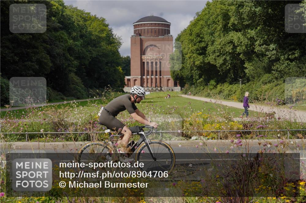 14.09.2025 - Stadtparktriathlon Michael Burmester http://msf.ph/oto/8904706 14.09.2025 11:40:00 Radfahren 822, 929, 945, 957, 1053, 1056, 1060, 1067 meine-sportfotos.de