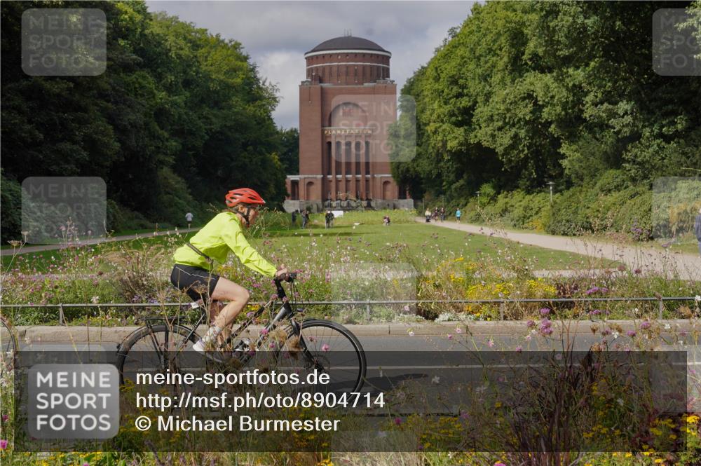14.09.2025 - Stadtparktriathlon Michael Burmester http://msf.ph/oto/8904714 14.09.2025 11:40:39 Radfahren 857, 948, 950, 966, 967, 1007, 1089, 1116 meine-sportfotos.de