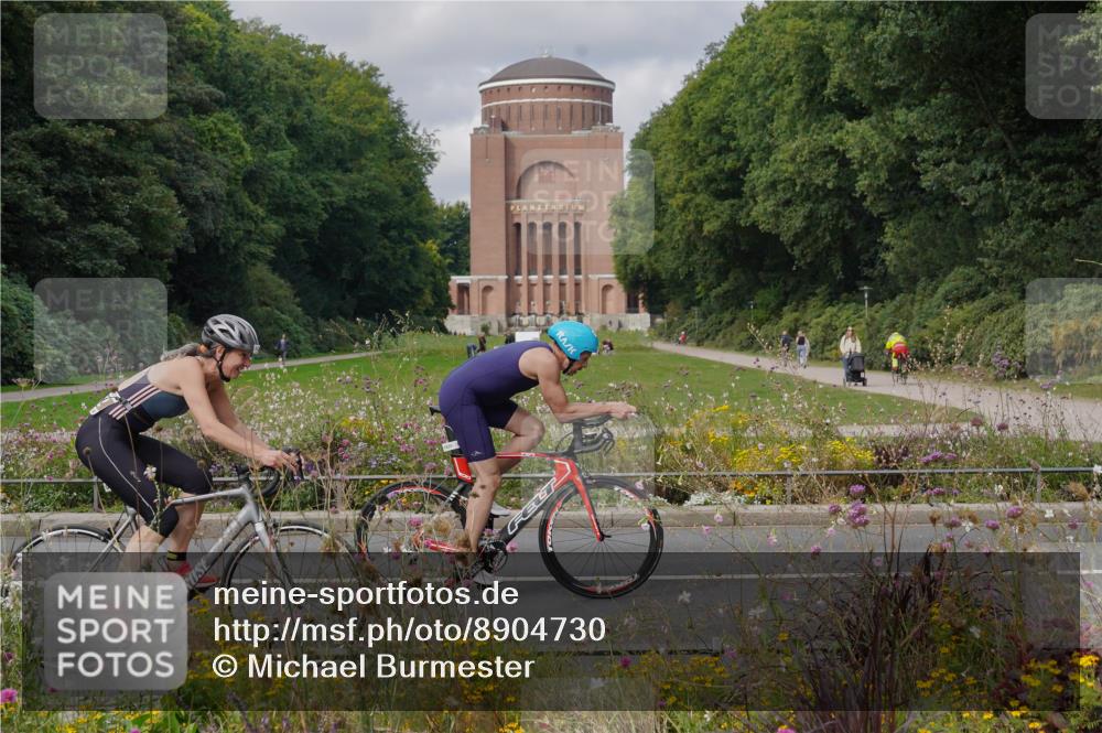 14.09.2025 - Stadtparktriathlon Michael Burmester http://msf.ph/oto/8904730 14.09.2025 11:41:30 Radfahren 930, 942, 986, 1035 meine-sportfotos.de