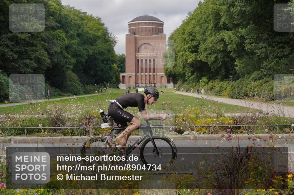 14.09.2025 - Stadtparktriathlon Michael Burmester http://msf.ph/oto/8904734 14.09.2025 11:41:49 Radfahren 974, 1041, 1050 meine-sportfotos.de