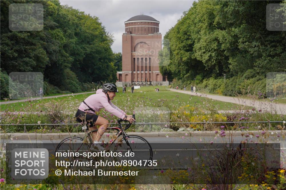 14.09.2025 - Stadtparktriathlon Michael Burmester http://msf.ph/oto/8904735 14.09.2025 11:41:53 Radfahren 970, 974, 1015, 1041, 1068 meine-sportfotos.de