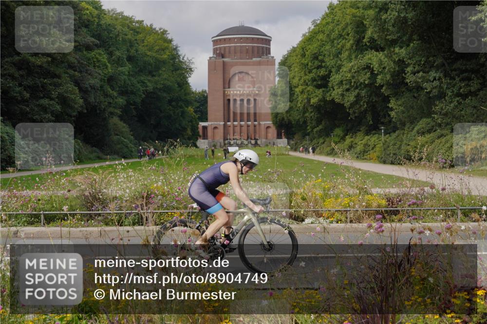 14.09.2025 - Stadtparktriathlon Michael Burmester http://msf.ph/oto/8904749 14.09.2025 11:42:29 Radfahren 934, 935, 962, 979, 993, 1011, 1012, 1023, 1066, 1076, 1092 meine-sportfotos.de