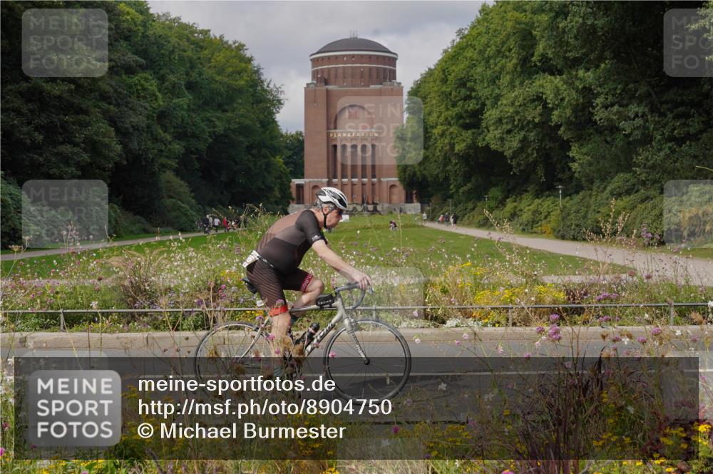 14.09.2025 - Stadtparktriathlon Michael Burmester http://msf.ph/oto/8904750 14.09.2025 11:42:31 Radfahren 934, 962, 993, 997, 1011, 1012, 1023, 1066, 1076, 1092 meine-sportfotos.de