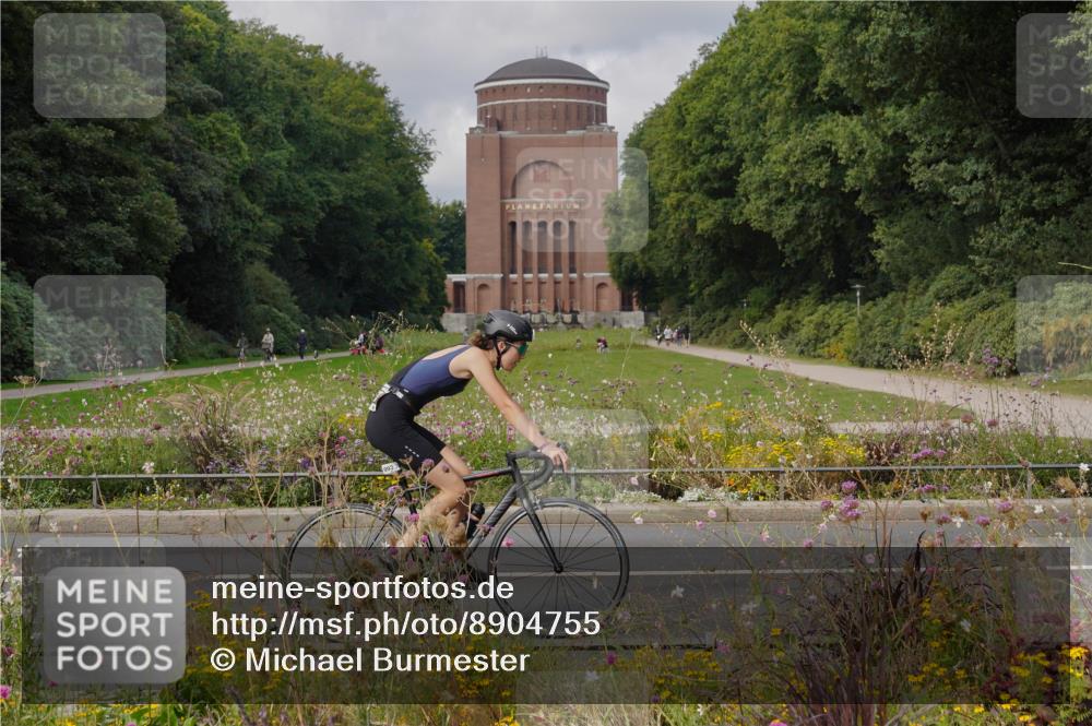 14.09.2025 - Stadtparktriathlon Michael Burmester http://msf.ph/oto/8904755 14.09.2025 11:42:38 Radfahren 993, 997, 1005, 1017, 1023, 1072, 1076, 1092, 1103, 1113 meine-sportfotos.de