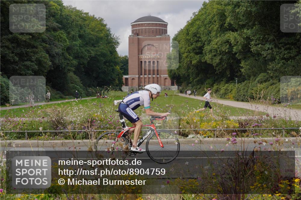 14.09.2025 - Stadtparktriathlon Michael Burmester http://msf.ph/oto/8904759 14.09.2025 11:42:43 Radfahren 926, 993, 997, 1000, 1005, 1017, 1072, 1094, 1103, 1113 meine-sportfotos.de