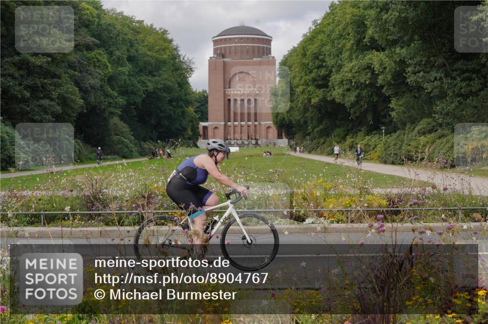 14.09.2025 - Stadtparktriathlon Michael Burmester http://msf.ph/oto/8904767 14.09.2025 11:42:55 Radfahren 789, 824, 926, 941, 976, 990, 1008, 1029, 1055, 1075, 1119 meine-sportfotos.de