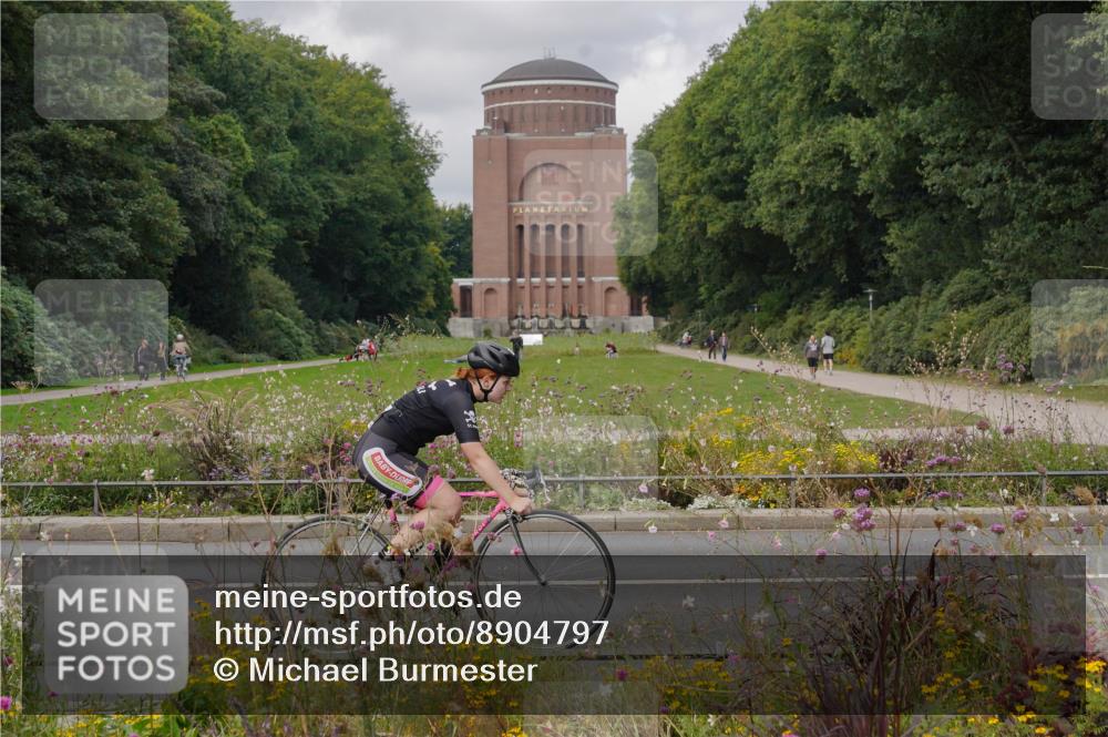14.09.2025 - Stadtparktriathlon Michael Burmester http://msf.ph/oto/8904797 14.09.2025 11:44:32 Radfahren 931, 938, 944, 973, 982, 989, 1009, 1040, 1051, 1085 meine-sportfotos.de