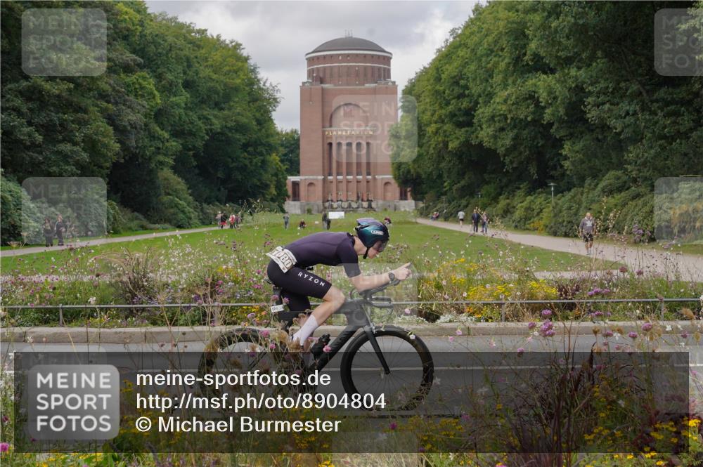14.09.2025 - Stadtparktriathlon Michael Burmester http://msf.ph/oto/8904804 14.09.2025 11:44:46 Radfahren 995, 1018, 1043, 1080, 1102 meine-sportfotos.de