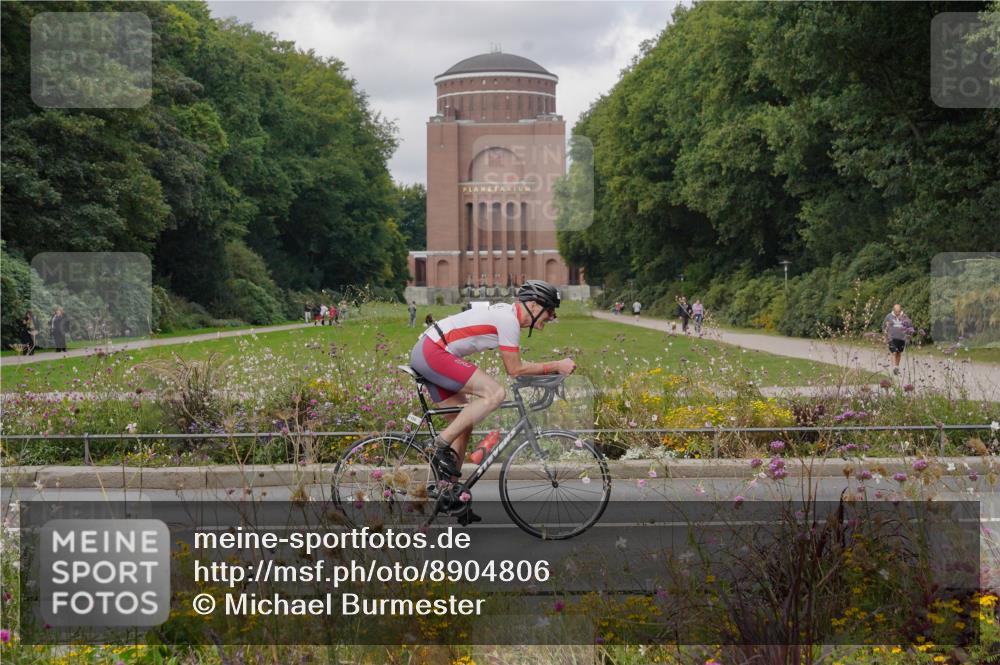14.09.2025 - Stadtparktriathlon Michael Burmester http://msf.ph/oto/8904806 14.09.2025 11:44:50 Radfahren 987, 1018, 1043, 1080, 1102, 1107 meine-sportfotos.de
