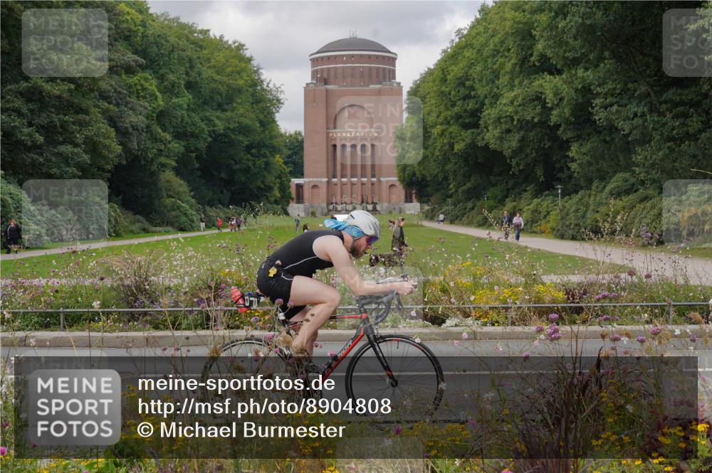 14.09.2025 - Stadtparktriathlon Michael Burmester http://msf.ph/oto/8904808 14.09.2025 11:44:58 Radfahren 987, 1048, 1107 meine-sportfotos.de