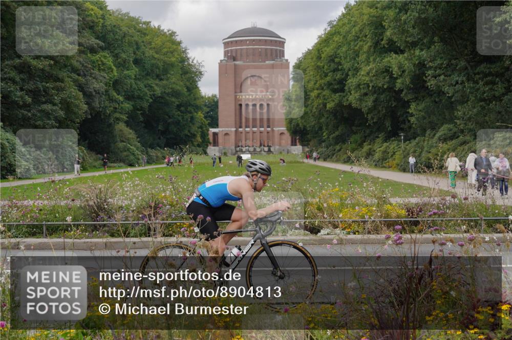 14.09.2025 - Stadtparktriathlon Michael Burmester http://msf.ph/oto/8904813 14.09.2025 11:45:28 Radfahren 963, 1033, 1039, 1064, 1078 meine-sportfotos.de