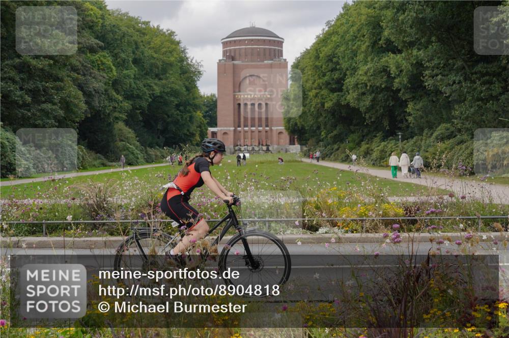 14.09.2025 - Stadtparktriathlon Michael Burmester http://msf.ph/oto/8904818 14.09.2025 11:45:41 Radfahren 963, 975, 981 meine-sportfotos.de