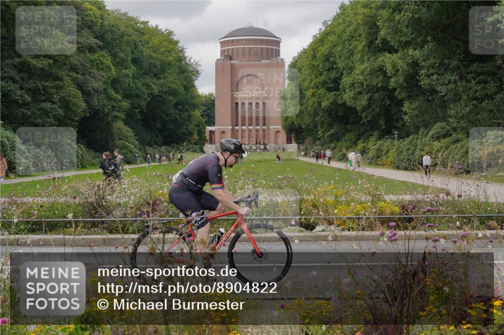 14.09.2025 - Stadtparktriathlon Michael Burmester http://msf.ph/oto/8904822 14.09.2025 11:46:12 Radfahren 1046, 1067, 1096, 1099 meine-sportfotos.de