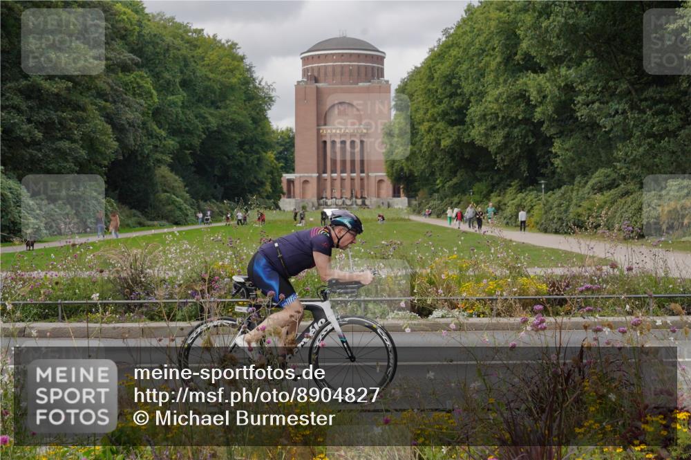 14.09.2025 - Stadtparktriathlon Michael Burmester http://msf.ph/oto/8904827 14.09.2025 11:46:26 Radfahren 943, 1062, 1065, 1086 meine-sportfotos.de