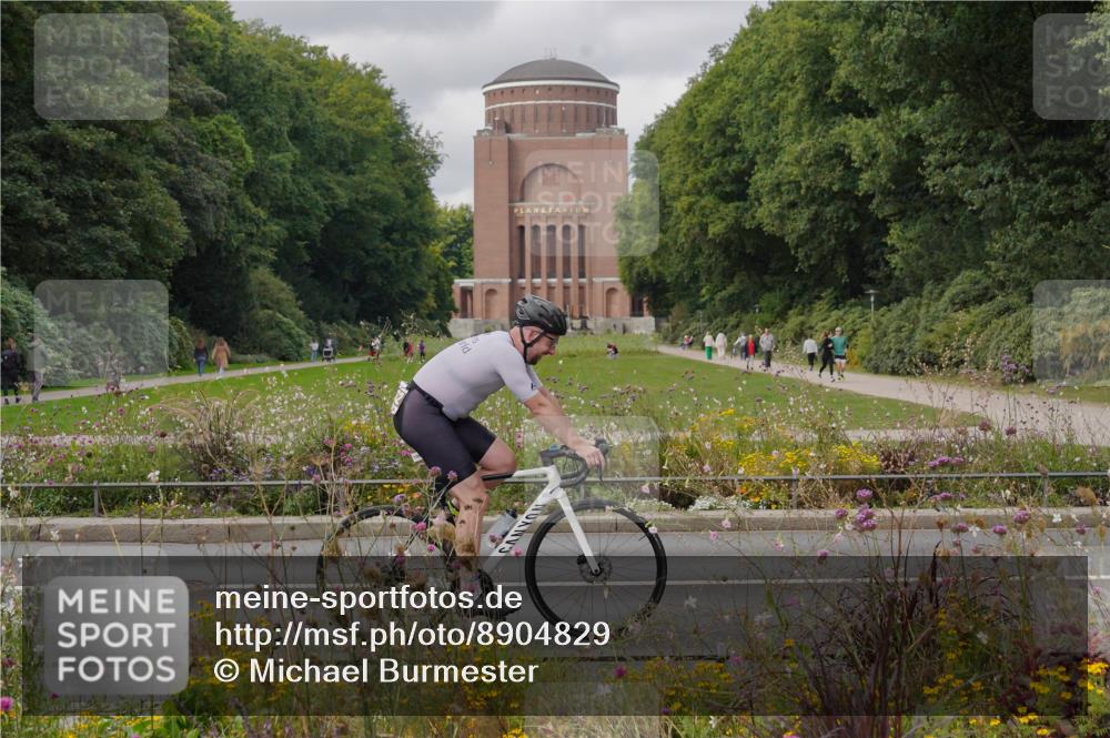 14.09.2025 - Stadtparktriathlon Michael Burmester http://msf.ph/oto/8904829 14.09.2025 11:46:31 Radfahren 939, 1031, 1062, 1065, 1086 meine-sportfotos.de