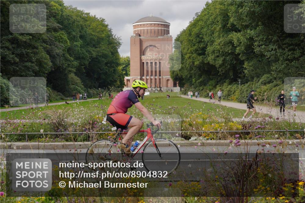 14.09.2025 - Stadtparktriathlon Michael Burmester http://msf.ph/oto/8904832 14.09.2025 11:46:42 Radfahren 939, 1025, 1031, 1058, 1063, 1087 meine-sportfotos.de