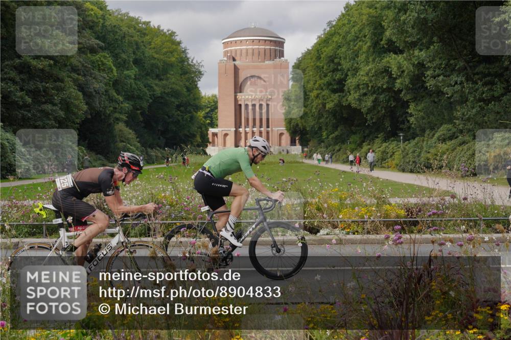 14.09.2025 - Stadtparktriathlon Michael Burmester http://msf.ph/oto/8904833 14.09.2025 11:46:44 Radfahren 939, 984, 1025, 1031, 1058, 1063, 1087 meine-sportfotos.de