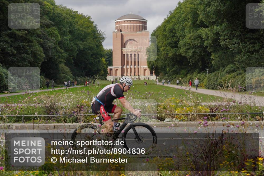 14.09.2025 - Stadtparktriathlon Michael Burmester http://msf.ph/oto/8904836 14.09.2025 11:46:50 Radfahren 984, 1087 meine-sportfotos.de