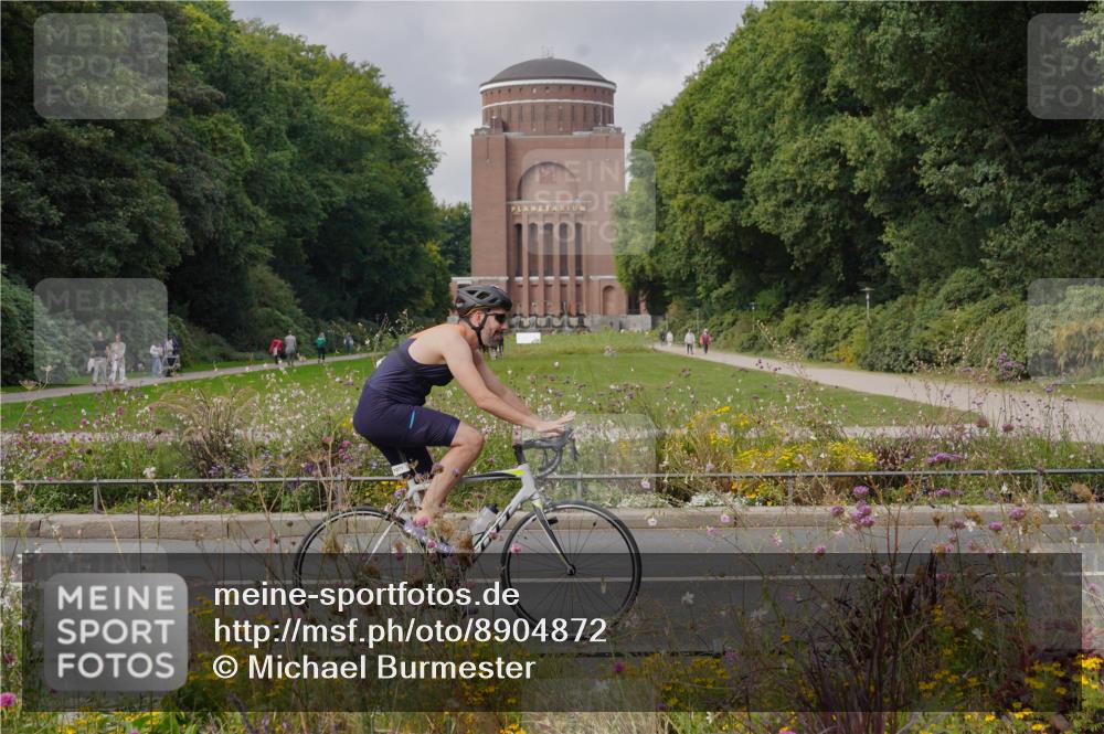 14.09.2025 - Stadtparktriathlon Michael Burmester http://msf.ph/oto/8904872 14.09.2025 11:48:46 Radfahren 950, 951, 992, 1022, 1071 meine-sportfotos.de