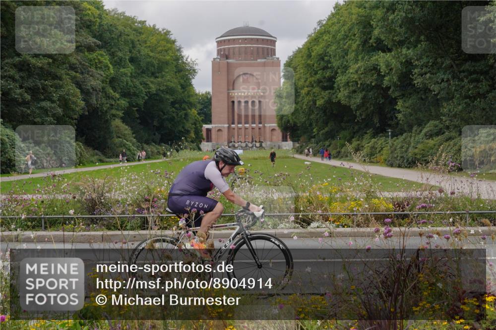 14.09.2025 - Stadtparktriathlon Michael Burmester http://msf.ph/oto/8904914 14.09.2025 11:51:01 Radfahren 926, 936, 980, 1000, 1026, 1027, 1059, 1112 meine-sportfotos.de
