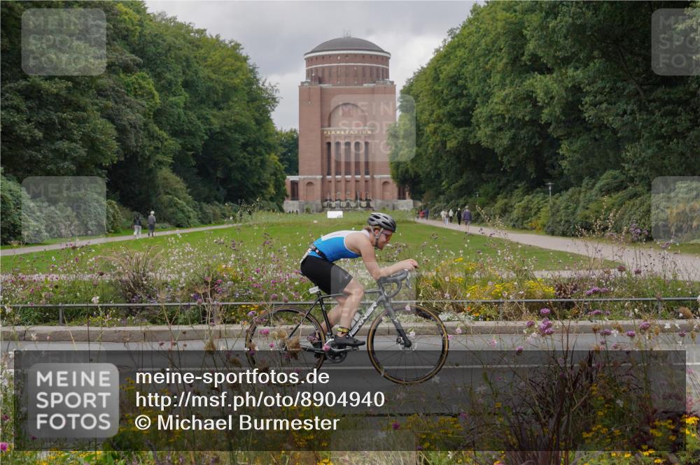 14.09.2025 - Stadtparktriathlon Michael Burmester http://msf.ph/oto/8904940 14.09.2025 11:52:21 Radfahren 932, 982, 989, 1020, 1078, 1094, 1107 meine-sportfotos.de