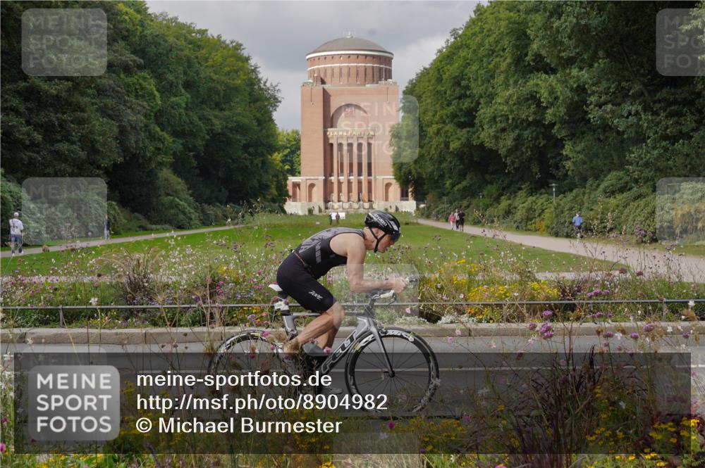 14.09.2025 - Stadtparktriathlon Michael Burmester http://msf.ph/oto/8904982 14.09.2025 11:54:23 Radfahren 1025, 1120, 1209 meine-sportfotos.de
