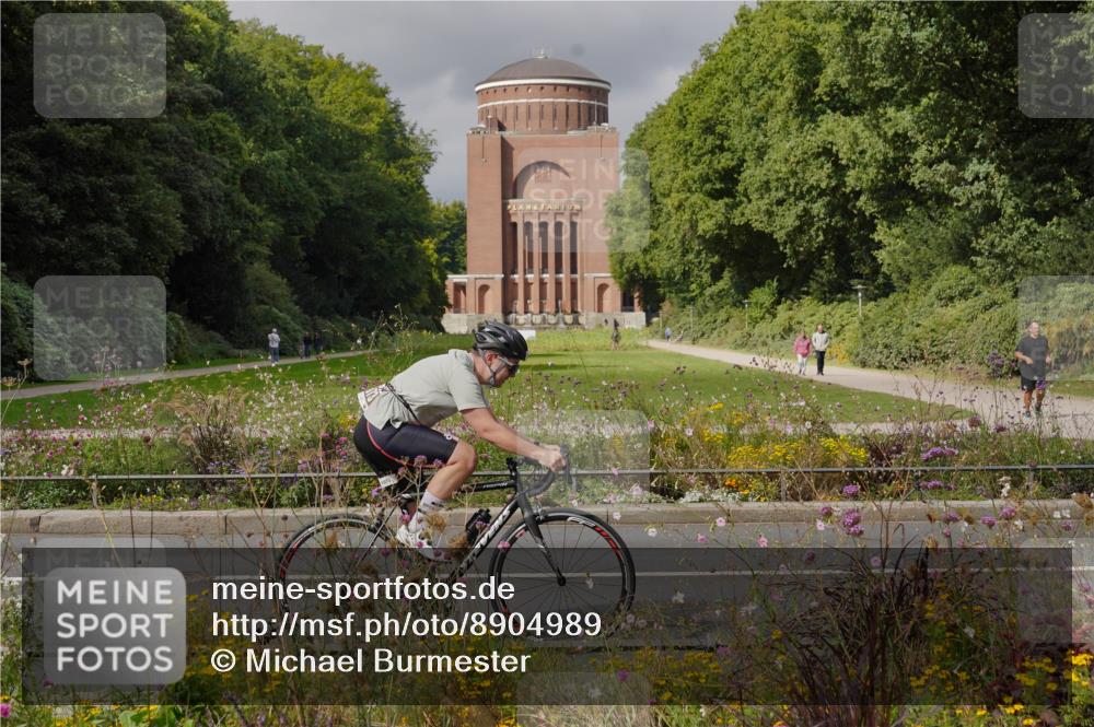 14.09.2025 - Stadtparktriathlon Michael Burmester http://msf.ph/oto/8904989 14.09.2025 11:54:58 Radfahren 939, 1035, 1073, 1095, 1162 meine-sportfotos.de