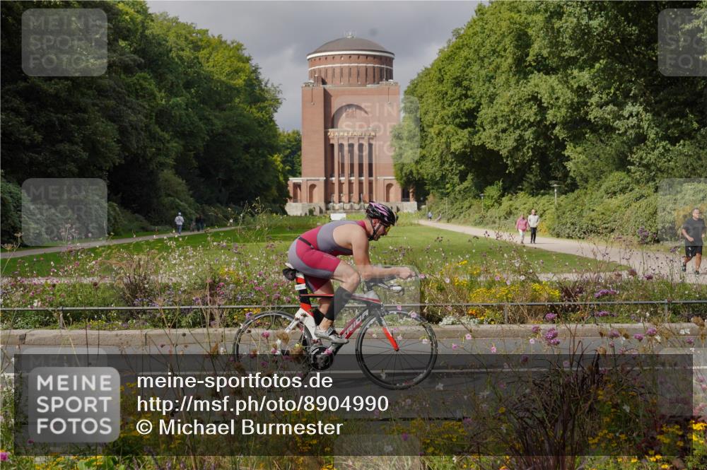 14.09.2025 - Stadtparktriathlon Michael Burmester http://msf.ph/oto/8904990 14.09.2025 11:54:59 Radfahren 939, 1035, 1073, 1095, 1162 meine-sportfotos.de