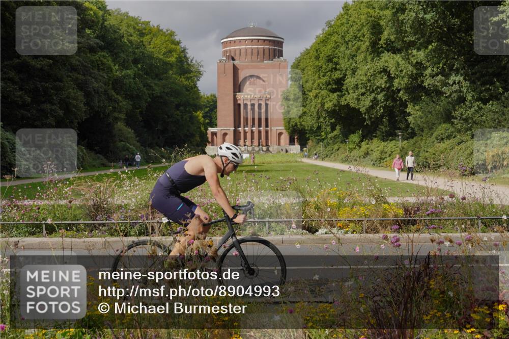 14.09.2025 - Stadtparktriathlon Michael Burmester http://msf.ph/oto/8904993 14.09.2025 11:55:07 Radfahren 1095 meine-sportfotos.de