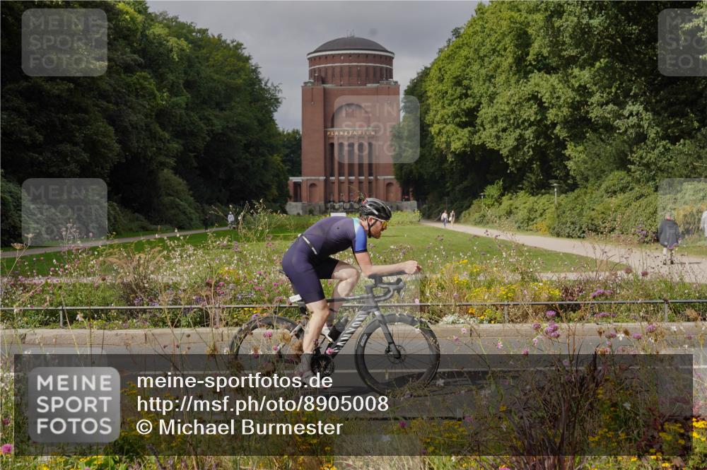 14.09.2025 - Stadtparktriathlon Michael Burmester http://msf.ph/oto/8905008 14.09.2025 11:56:00 Radfahren 937, 984, 998, 1076, 1082, 1113 meine-sportfotos.de