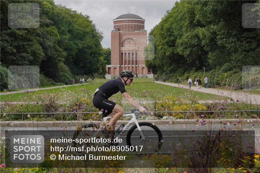 14.09.2025 - Stadtparktriathlon Michael Burmester http://msf.ph/oto/8905017 14.09.2025 11:56:31 Radfahren 960, 1023, 1119, 1133, 1172 meine-sportfotos.de