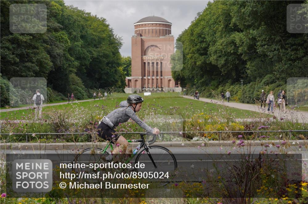 14.09.2025 - Stadtparktriathlon Michael Burmester http://msf.ph/oto/8905024 14.09.2025 11:56:46 Radfahren 949, 964, 1053, 1071, 1088, 1123, 1144, 1217 meine-sportfotos.de