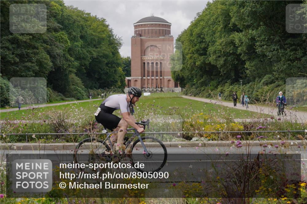 14.09.2025 - Stadtparktriathlon Michael Burmester http://msf.ph/oto/8905090 14.09.2025 11:59:56 Radfahren 980, 1115, 1202 meine-sportfotos.de