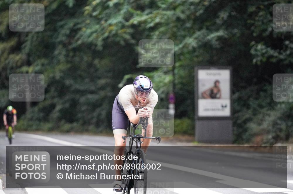 14.09.2025 - Stadtparktriathlon Michael Burmester http://msf.ph/oto/8906002 14.09.2025 09:04:04 Radfahren 319, 336, 357 meine-sportfotos.de