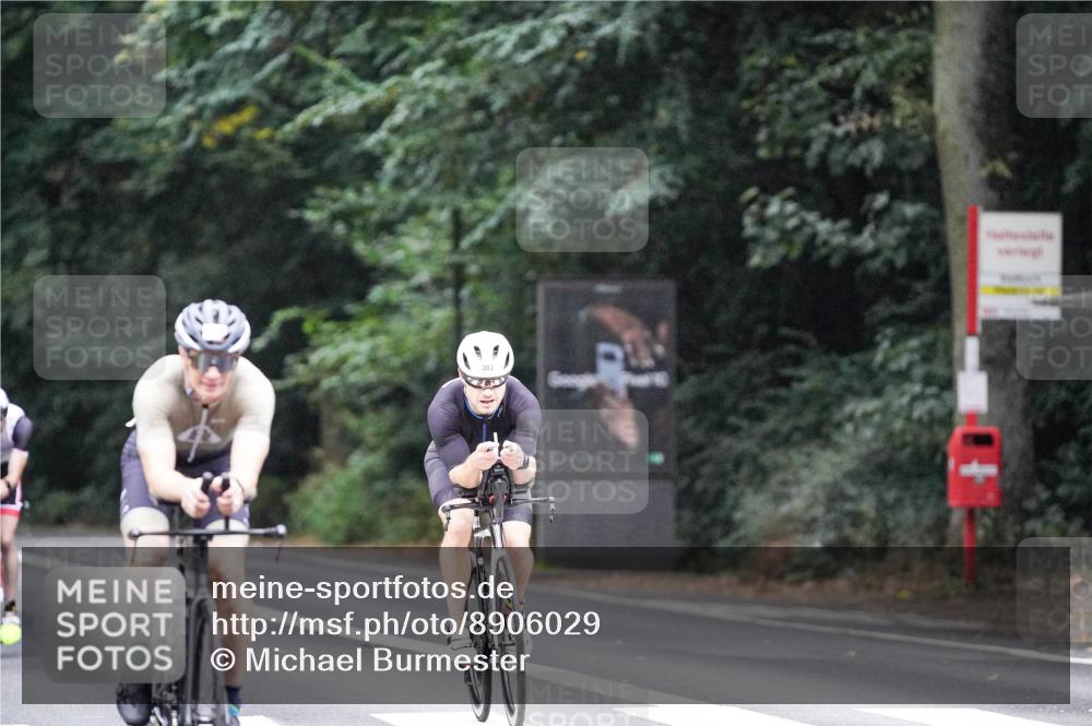 14.09.2025 - Stadtparktriathlon Michael Burmester http://msf.ph/oto/8906029 14.09.2025 09:04:20 Radfahren 303, 332, 338, 369, 372 meine-sportfotos.de